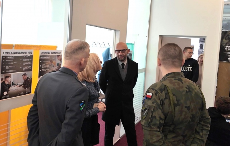 Artur Bochenek w Wojskowym Centrum Rekrutacji