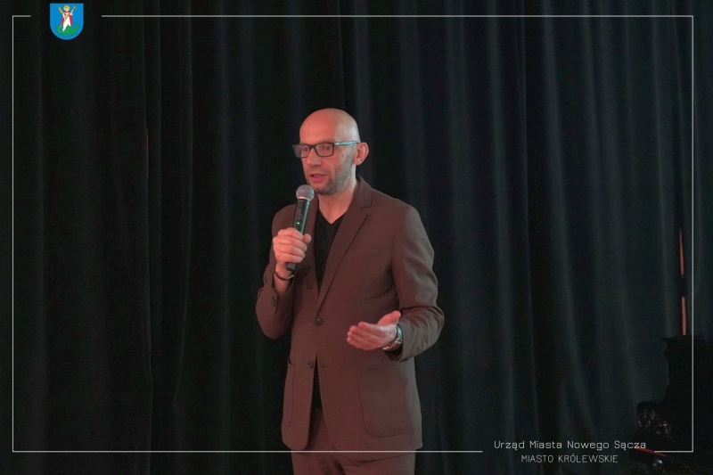 Artur Bochenek na obchodach Światowego Dnia Organizacji Pozarządowych