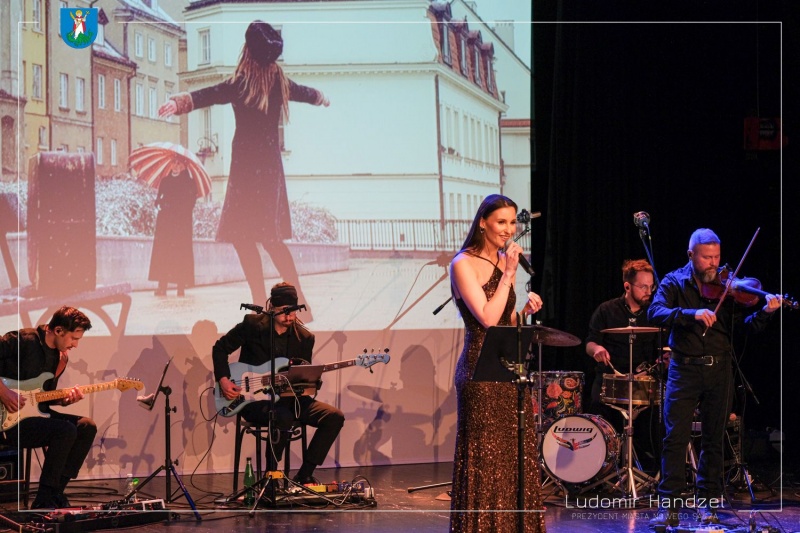 Izabela Szafrańska na scenie MOK