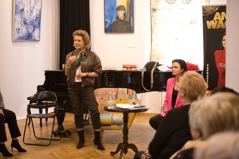 Joanna Racewicz na warsztatach w Nowosądeckiej Małej Galerii