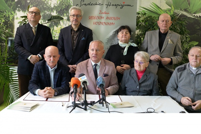 Podpisanie umowy na użyczenie działki pod rozbudowę Sądeckiego Hospicjum