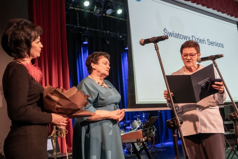 wręczenie denaru Pani Bogumile Kałużny