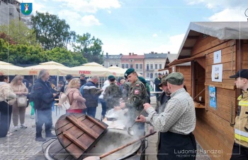 Zdjęcie do artykułu Majówka Nowosądeczan na rynku