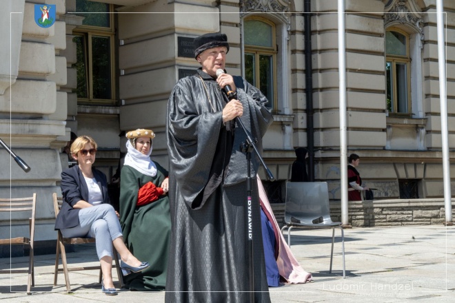 Michał Zacłona, nauczyciel I LO, jako Jan Długosz 