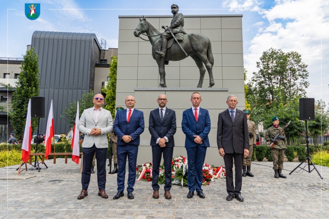 Od lewej: radny Krzysztof Ziaja, radny Krzysztof Ledziński, Artur Bochenek, zastępca prezydenta miasta, radny Leszek Gieniec i radny Aleksander Rybski