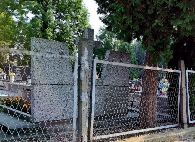 Stare ogrodzenie 