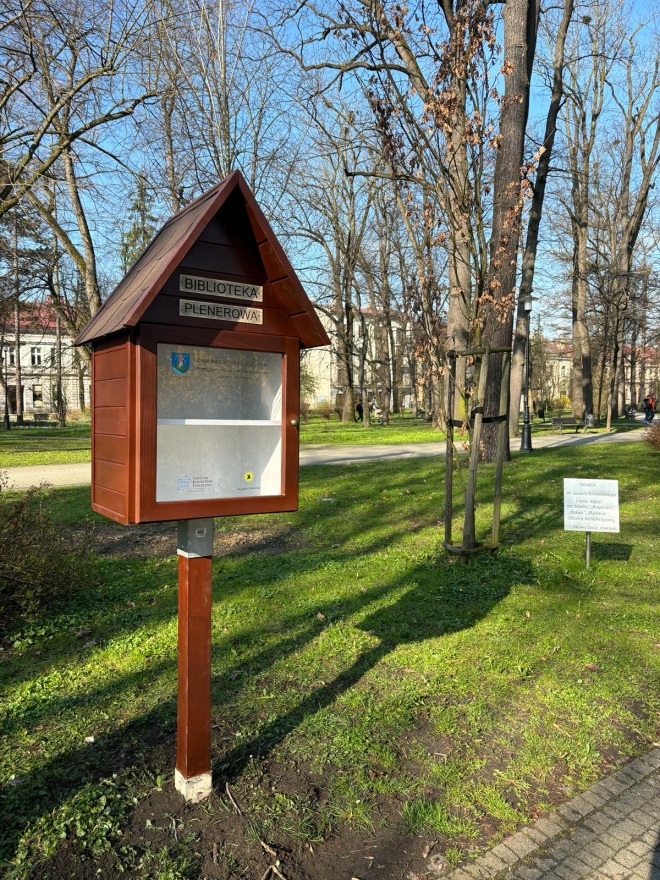 Biblioteczka plenerowa