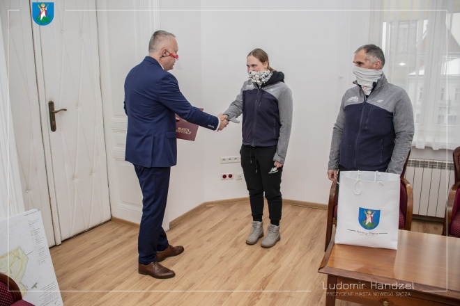 Prezydent Ludomir Handzel wraz z  Patrycją Florek.