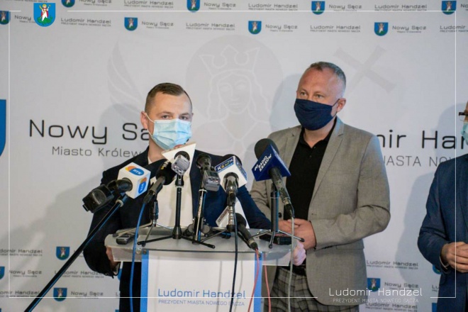 Prezydent Ludomir Handzel wraz z radnym Dawidem Dumaną. 