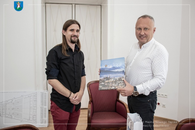 Prezydent Ludomir Handzel oraz Tomasz Bulzak. 