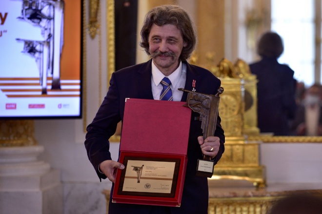 Jerzy Giza z nagrodą.