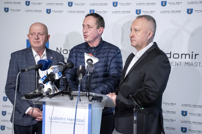 Prezydent Ludomir Handzel wraz z Radnym Leszkiem oraz Radnym Leszkiem Gieńcem. 
