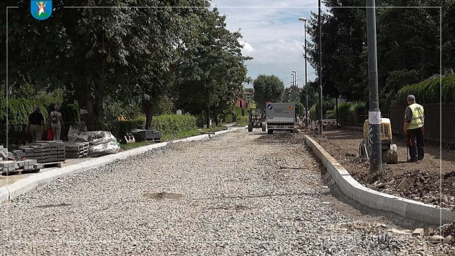 Nowe krawężniki na ulicy Agaty Konstanty