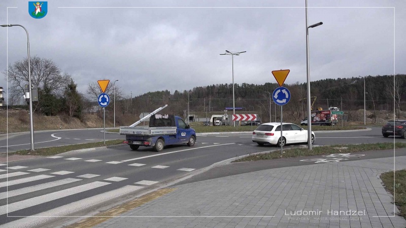 Widok ronda u zbiegu Al. Piłsudskiego i ul. Kamiennej