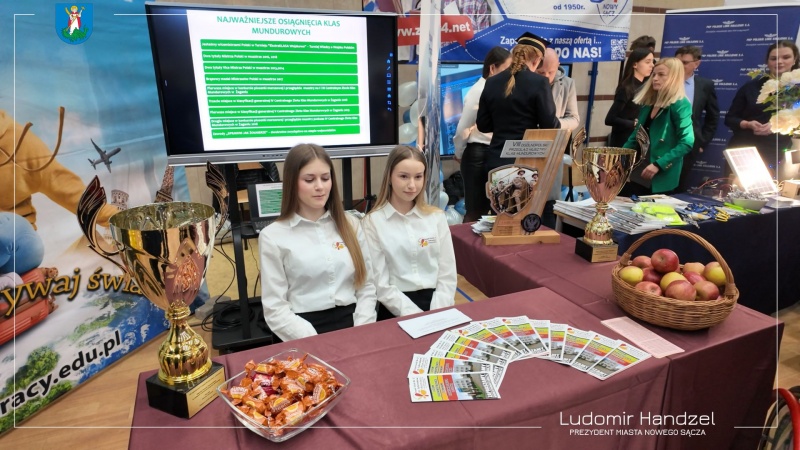 Uczestniczki Sądeckich Targów Edukacyjnych