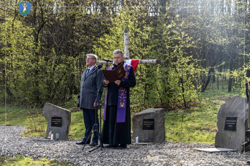 Ks. Jerzy Jurkiewicz w trakcie obchodów 15. rocznicy katastrofy smoleńskiej
