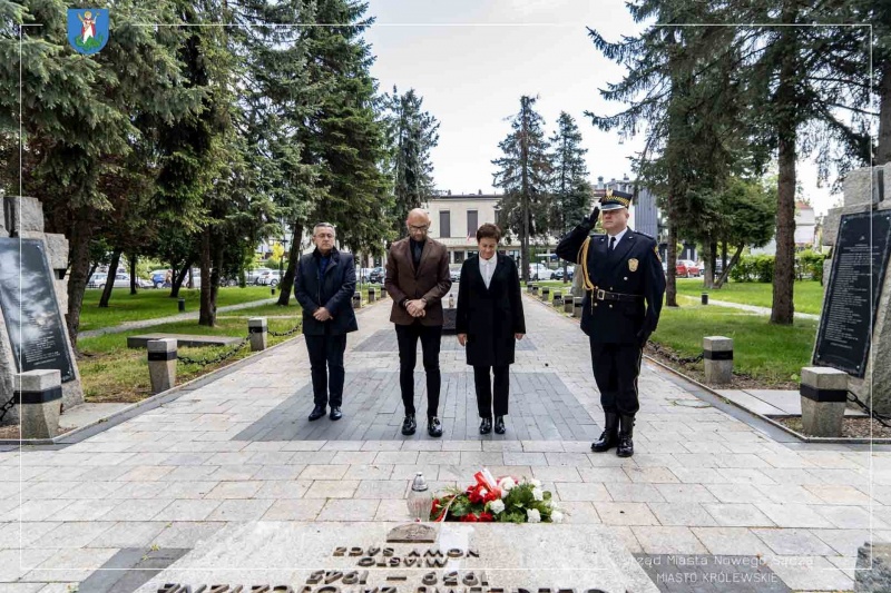 Przedstawiciele władz miasta oddają hołd ofiarom II wojny światowej