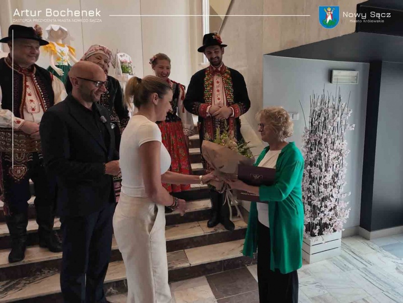 Wręczenie nagrody Irenie Pabisz w Miejskim Ośrodku Kultury