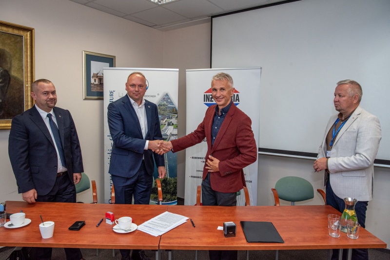 Podpisanie umowy pomiędzy Sądeckimi Wodociągami a firmą Inżynieria Rzeszów