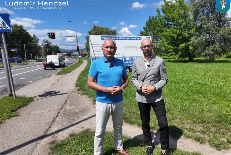 Od lewej prezydent Ludomir Handzel i jego zastępca Artur Bochenek na ul. Kilińskiego