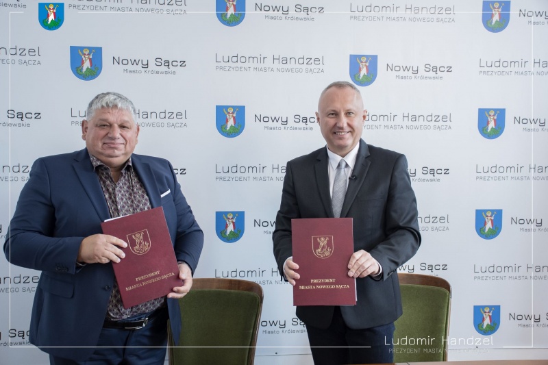 Prezydent Ludomir Handzel oraz Prezes Blackbird Jan Kos. 